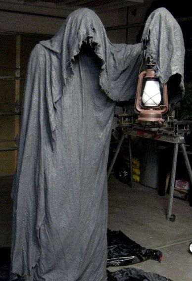Halloween Party Decorations Ideas - ghost with a lamp